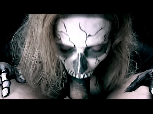 ❤️ Tfajla tad-dimostrazzjoni terda vit b'ħalqha iswed u tibla' cum. ❤❌ Porno vk lilna mt.xxxpornolive.ru